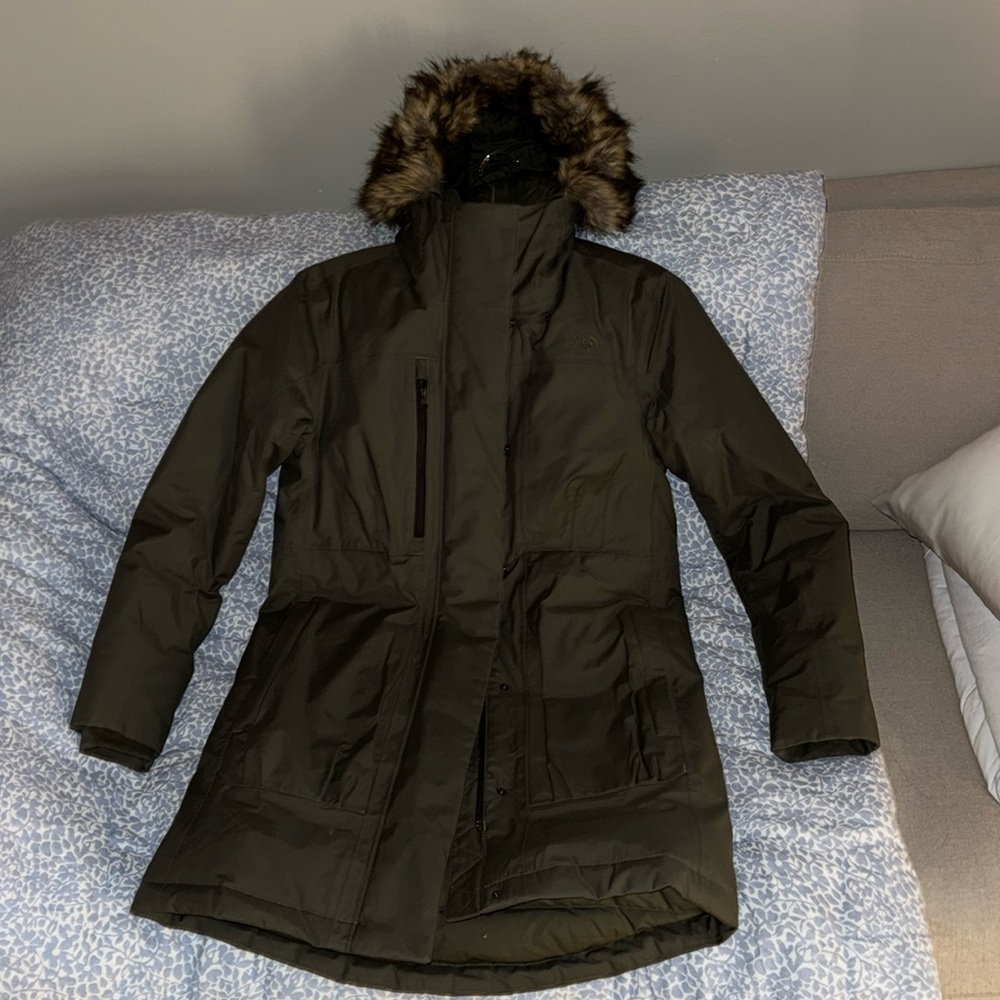 North face green olive women’s parka puffer size small